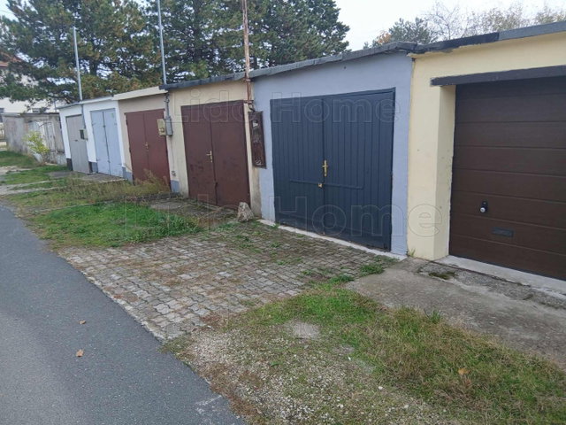 Eladó garázs, Tapolcán 7.5 M Ft / költözzbe.hu