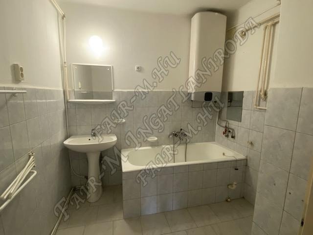 Kiadó téglalakás, albérlet, Hódmezővásárhelyen 130 E Ft / hó