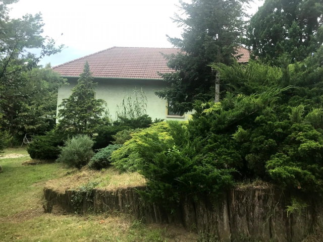 Eladó családi ház, Pécelen 395 M Ft, 6 szobás