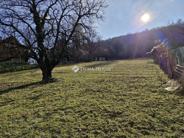 Eladó telek, Neszmélyen, Felsőhegy úton 12.5 M Ft