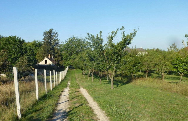 Eladó telek, Siófokon 35 M Ft / költözzbe.hu