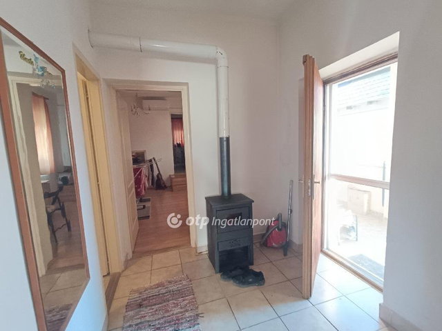Eladó családi ház, Rózsaszentmártonon 21.5 M Ft, 2 szobás