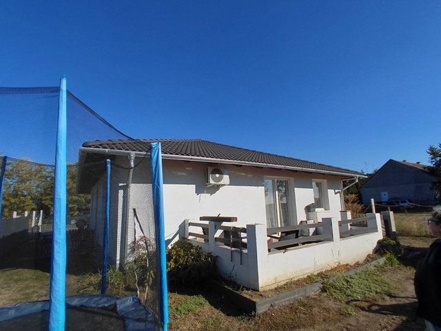 Eladó családi ház, Majosházán 84.9 M Ft, 5 szobás