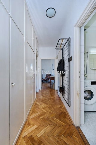 Eladó téglalakás, Budapesten, III. kerületben, Váradi utcában