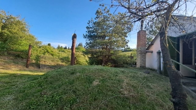 Eladó nyaraló, Lábatlanon 10.9 M Ft, 1 szobás