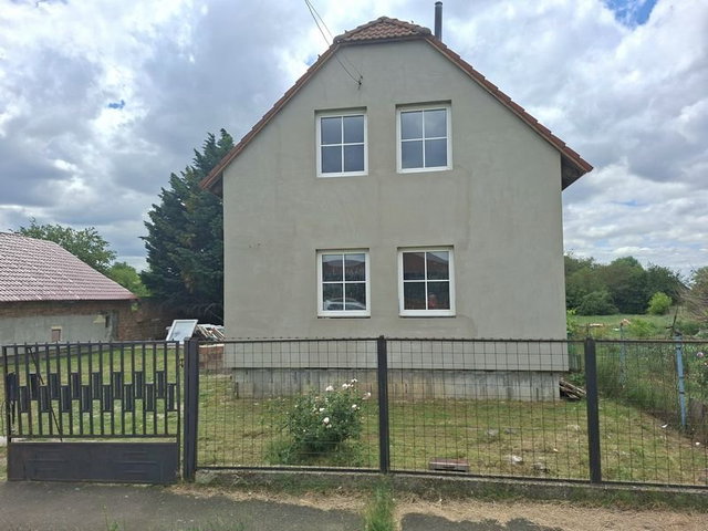 Eladó családi ház, Ercsiben 37.99 M Ft, 4 szobás