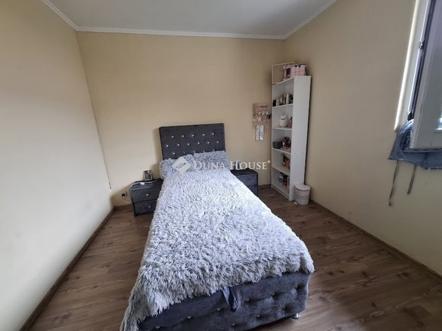 Eladó családi ház, Budapesten, XXI. kerületben 65 M Ft, 5 szobás