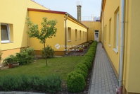 Kiadó ipari ingatlan, Pécsett 2287 E Ft / hó