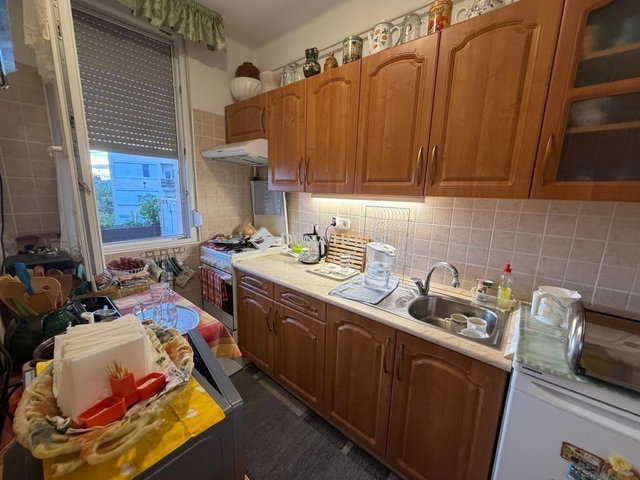 Eladó téglalakás, Veszprémben 65 M Ft, 3 szobás
