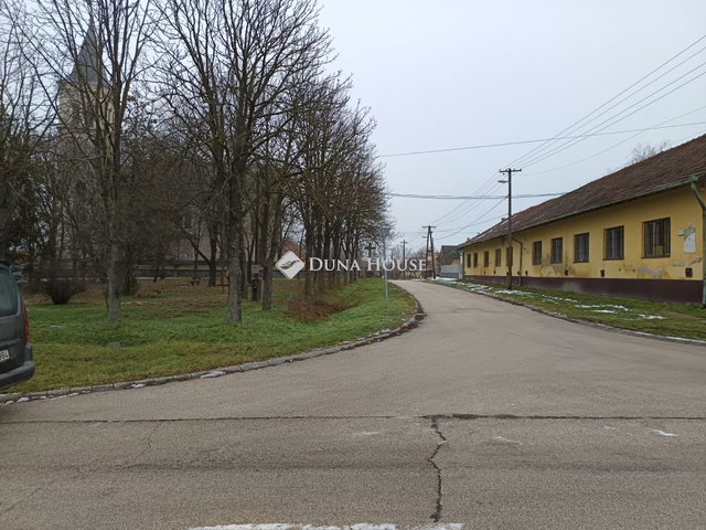 Eladó telek, Újszászon 4.5 M Ft / költözzbe.hu