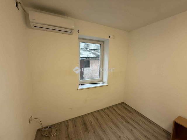 Eladó téglalakás, Mosonmagyaróváron 21.99 M Ft, 1 szobás
