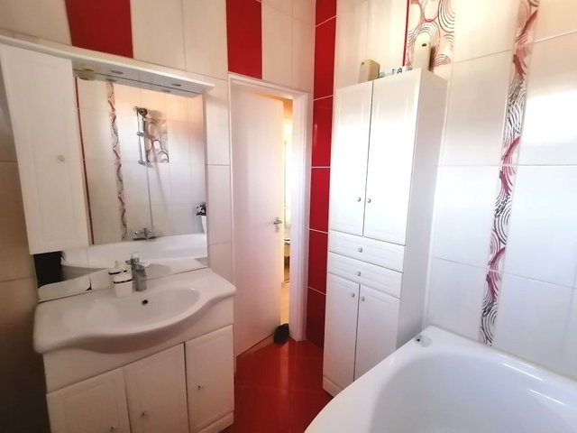 Eladó családi ház, Pusztaszabolcson 79.9 M Ft, 5 szobás