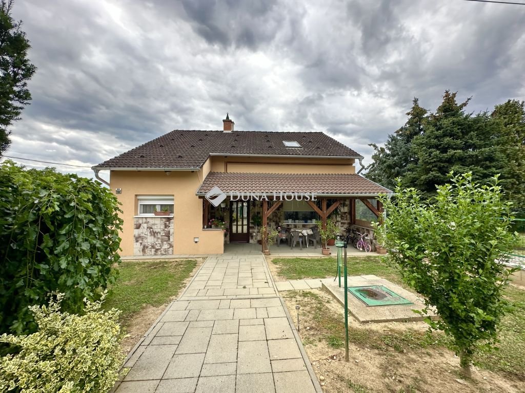 6 hálószoba · 270 m² · 86.000.000 Ft