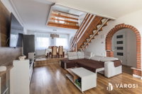 Eladó családi ház, Szegeden 150 M Ft, 7 szobás