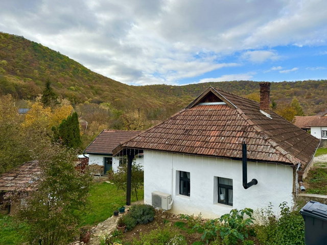 Eladó családi ház, Szomolyán 39.9 M Ft, 2 szobás
