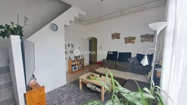 Eladó családi ház, Vecsésen 79.9 M Ft, 4 szobás