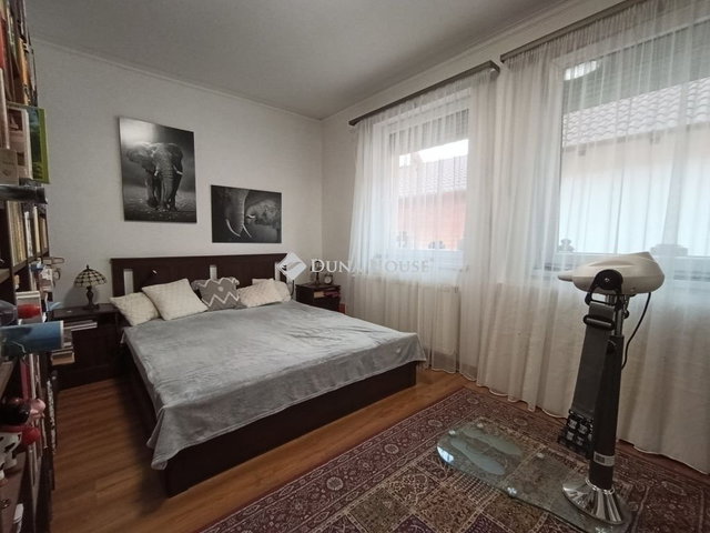 Eladó családi ház, Gödöllőn 105 M Ft, 3 szobás