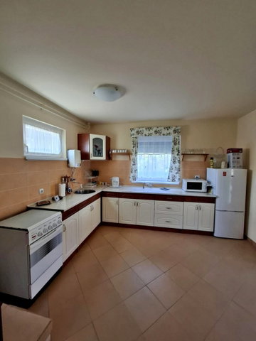 Eladó családi ház, Göllén 29.9 M Ft, 2 szobás