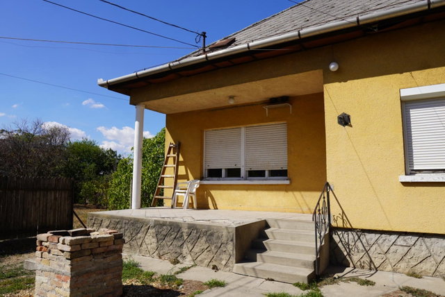 Eladó családi ház, Szigetszentmiklóson 82.4 M Ft, 2 szobás