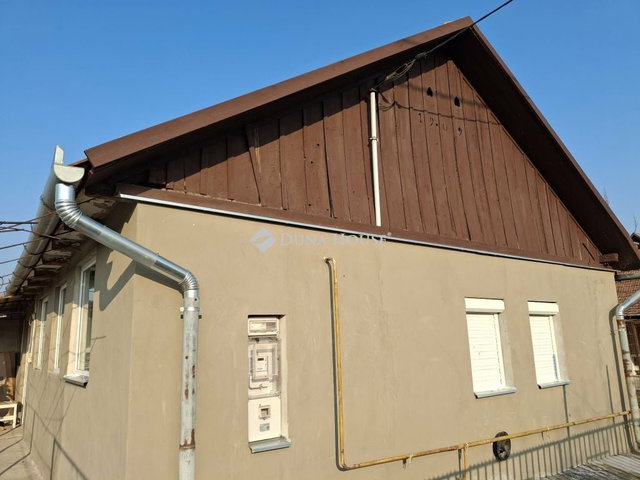 Eladó családi ház, Zsákán, Rákóczi utcában 9.9 M Ft