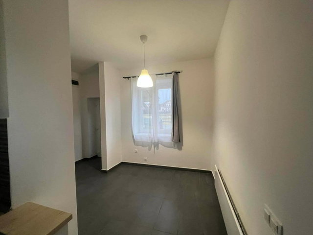 Eladó téglalakás, Veszprémben 44 M Ft, 1 szobás