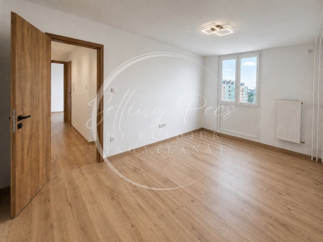 Eladó panellakás, Pécsett, Enyezd úton 43.5 M Ft, 2 szobás