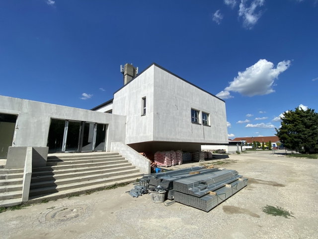 Eladó üzlethelyiség, Komáromban 350 M Ft / költözzbe.hu
