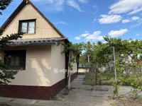 Eladó családi ház, Szigetszentmiklóson 28.9 M Ft, 1 szobás