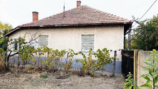 Eladó családi ház, Jászfényszarun 33 M Ft, 2 szobás