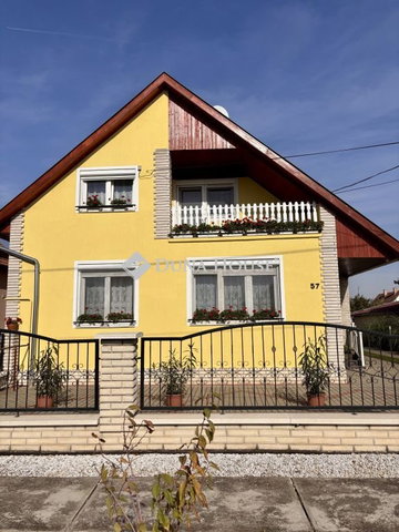 Eladó családi ház, Békéscsabán 89.9 M Ft, 6 szobás