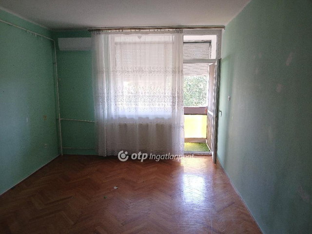 Eladó panellakás, Gyöngyösön 29.9 M Ft, 2 szobás