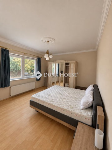 Eladó családi ház, Alsóörsön 239.99 M Ft, 7 szobás