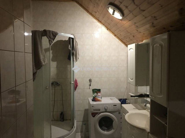 Eladó családi ház, Nagyvenyimen 90 M Ft, 3 szobás