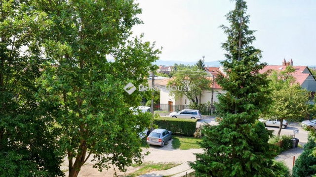 Eladó téglalakás, Balatonfüreden 197 M Ft, 10 szobás