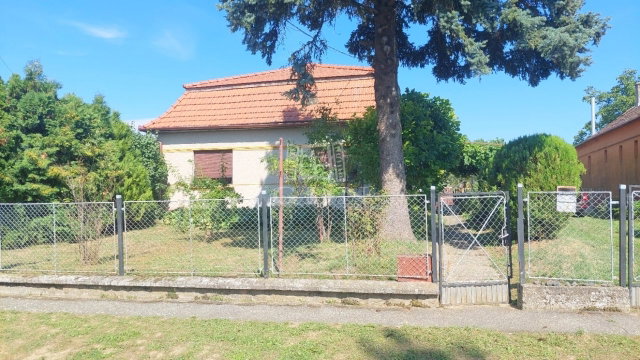 Eladó családi ház, Kilimánon 18 M Ft, 2 szobás