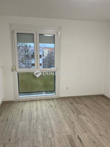 Eladó panellakás, Pécsett, Gosztonyi Gyula utcában 41.9 M Ft