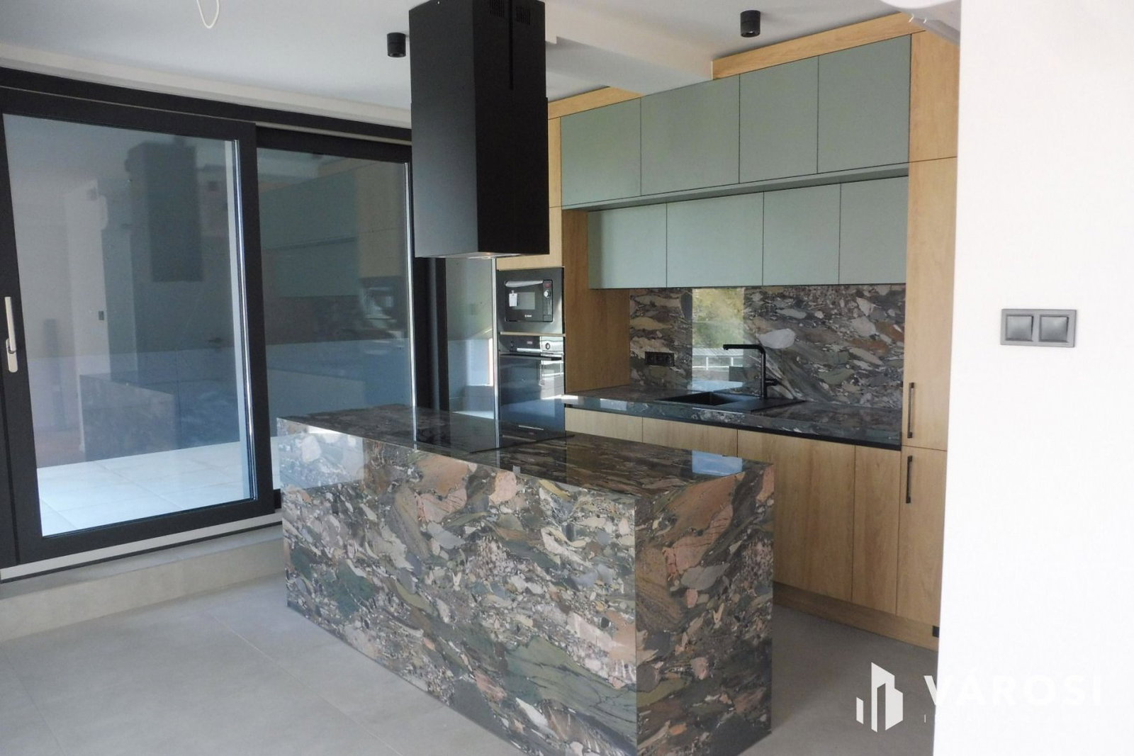4 bed · 108m² · 399.000 ft