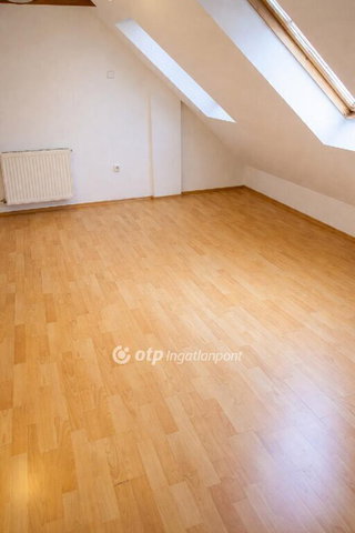 Eladó téglalakás, Egerben 37.9 M Ft, 1 szobás