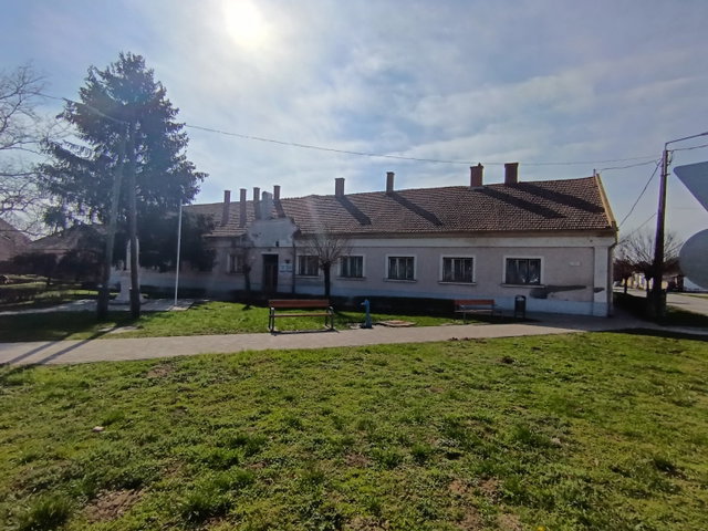 Eladó iroda, Kiszomboron, Nagyszentmiklósi utcában 51.61 M Ft