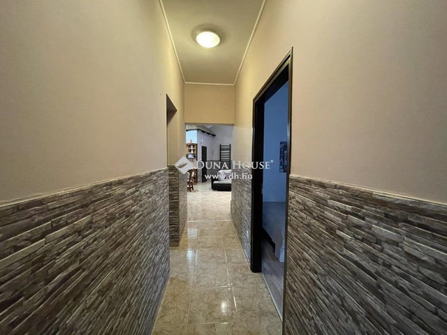 Eladó családi ház, Kecskeméten 111 M Ft, 5 szobás