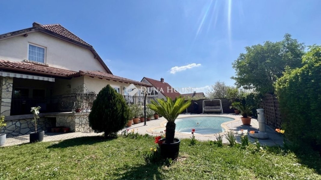 7 bed · 338m² · 184.900.000 ft