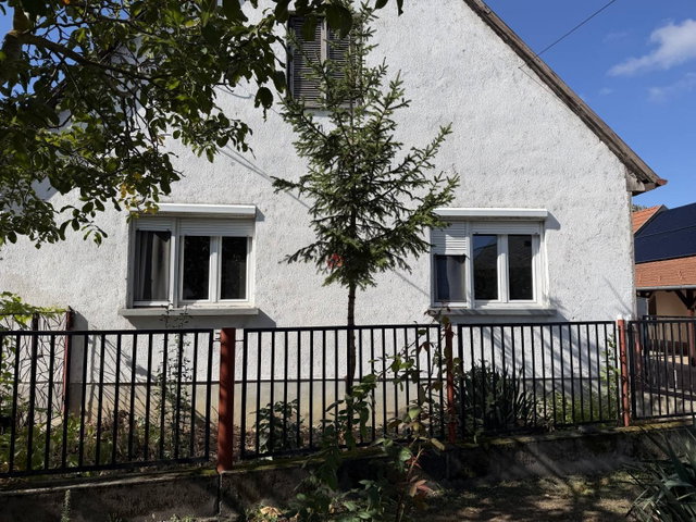 Eladó családi ház, Székesfehérvárott 74.9 M Ft, 3 szobás