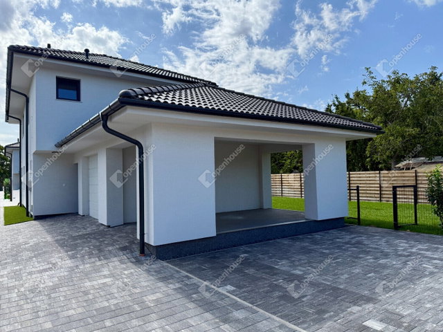 Eladó családi ház, Siófokon 129.99 M Ft, 4 szobás
