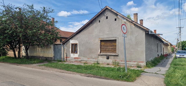 Eladó családi ház, Cegléden 26 M Ft, 2 szobás