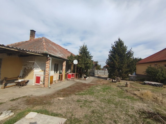 Eladó családi ház, Tóalmáson 21 M Ft, 3 szobás