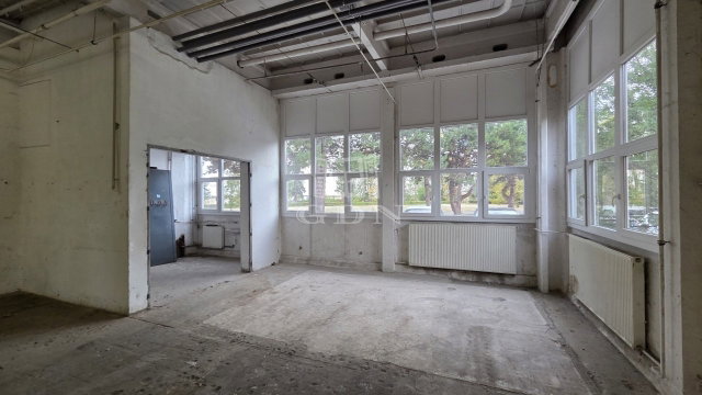 Kiadó ipari ingatlan, Székesfehérvárott 414 E Ft / hó