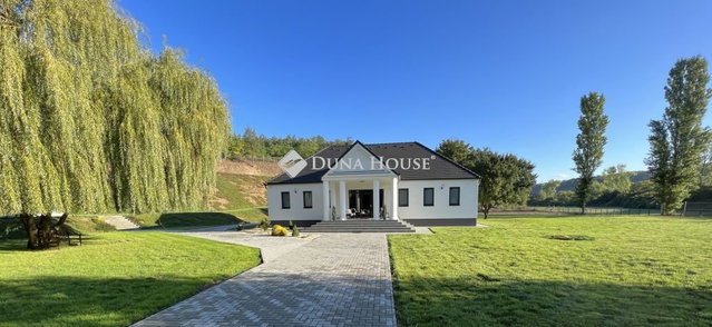 Eladó családi ház, Szellőn 125 M Ft, 5 szobás