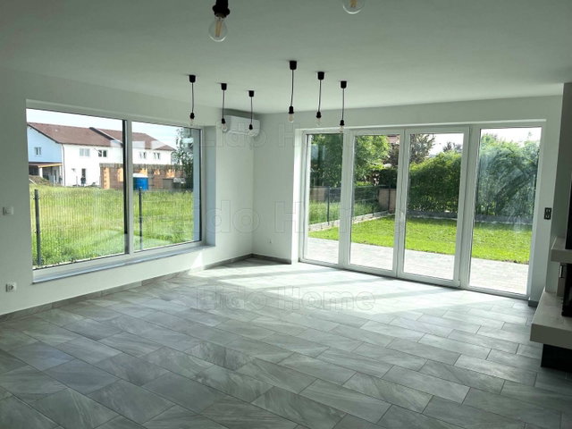 Eladó ikerház, Siófokon 134.99 M Ft, 4 szobás