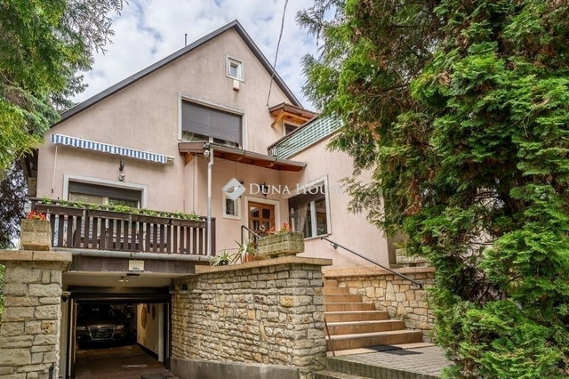 Eladó családi ház, Kistarcsán 149.9 M Ft, 4 szobás