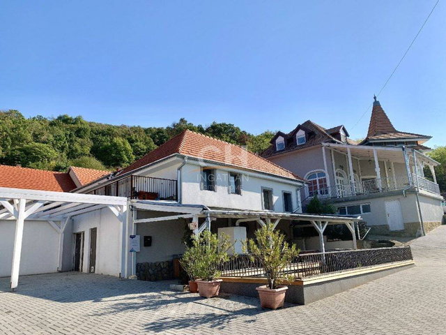 Eladó családi ház, Sümegen 199 M Ft, 20 szobás